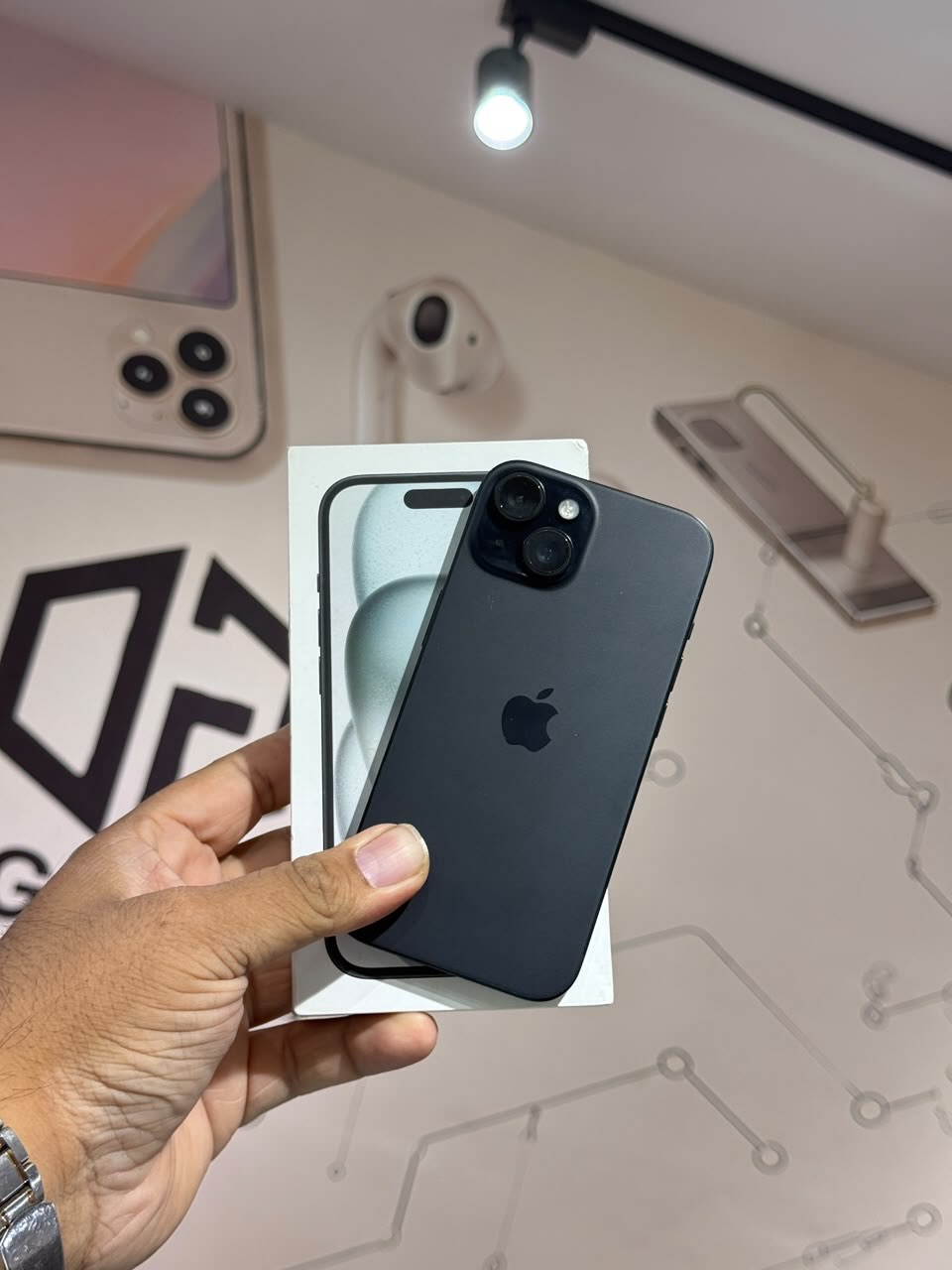 Apple iPhone 15 256GB Refurbished (#11118)